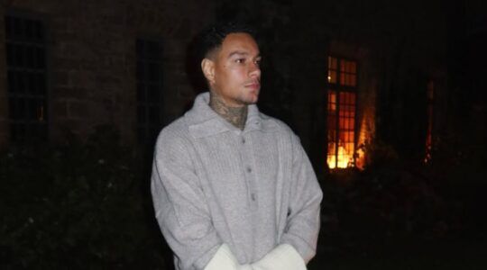 Gregory van der Wiel heeft voor de tweede keer de veiling van zijn villa weten te voorkomen