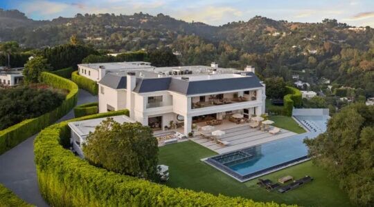 Jennifer Lopez verkoopt waanzinnige villa in Beverly Hills voor $ 52 miljoen