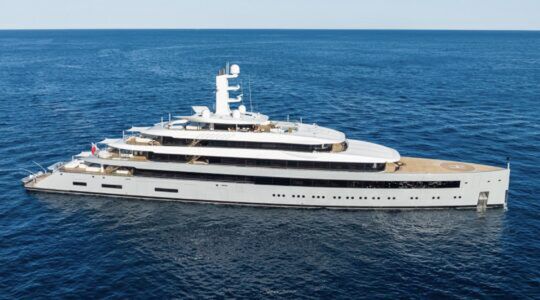 Het superjacht Moonrise van Jan Koum