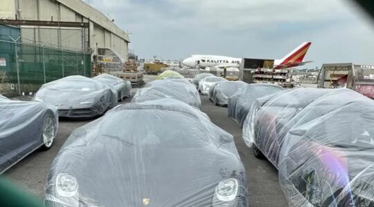 De supercars op de luchthaven Los Angeles