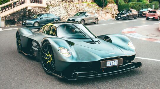 De voorzijde van een Aston Martin Valkyrie