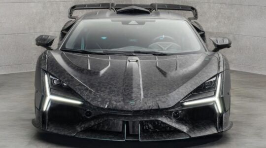 De voorzijde van de Lamborghini Carbonado X