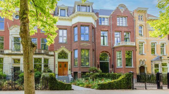 Het voormalige duurste huurhuis van Nederland staat al drie jaar te koop - toch wordt de vraagprijs met € 200.000 verhoogd