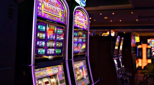 Een gokkast waarop de cafévrienden evengoed een jackpot kunnen winnen, net als bij de loterij