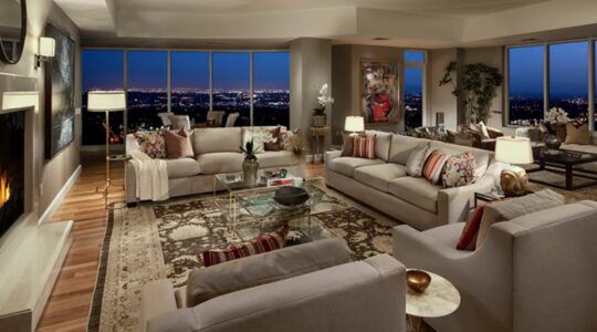 De living van het penthouse in Los Angeles