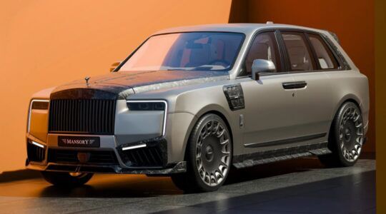 De Rolls-Royce Cullinan met MANSORY-softkit