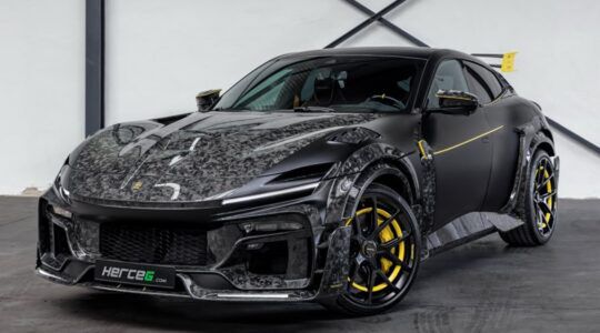 Het vooraanzicht van de MANSORY Pugnator