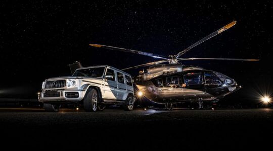 De voorkant van de Mercedes G63 en de ach145 Mercedes Edition