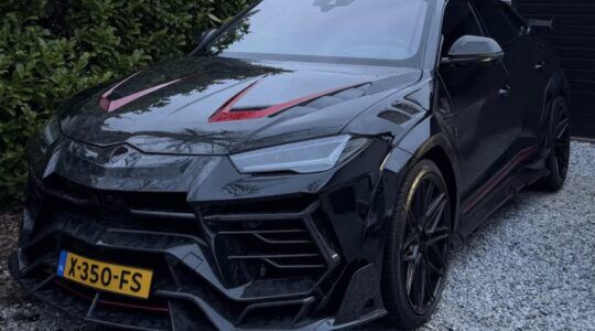 De in ere herstelde Lamborghini Urus MANSORY van Enzo Knol