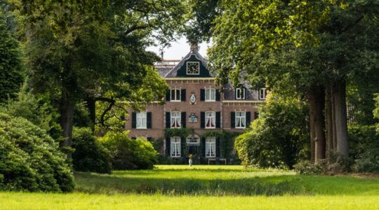 Baron laat landgoed Havezate Schoonheeten ter waarde van € 42,8 miljoen na, waardoor vier dochters lijnrecht tegenover elkaar staan
