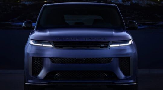 De Range Rover Sport SV Winter Dusk