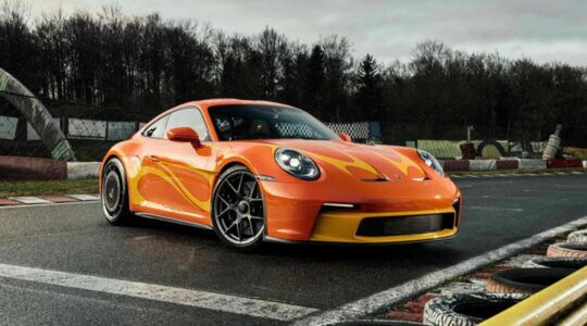 De voorkant van de Porsche 911 S/T