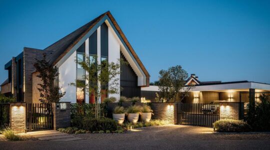De voorzijde van de designvilla in Brabant