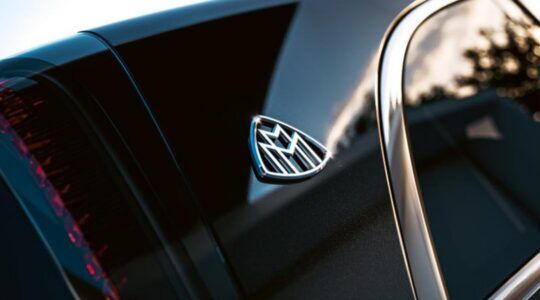 Het logo op de Mercedes-Maybach VLS.