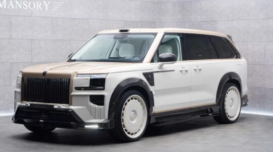 De door MANSORY onder handen genomen Zeekr 9X