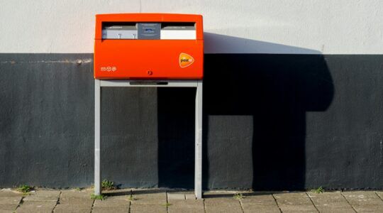 PostNL vraagt om subsidie bij de overheid, maar aandeelhouders krijgen dividenduitkering van € 20 miljoen