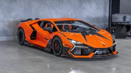 De voorzijde van de MANSORY Initiate