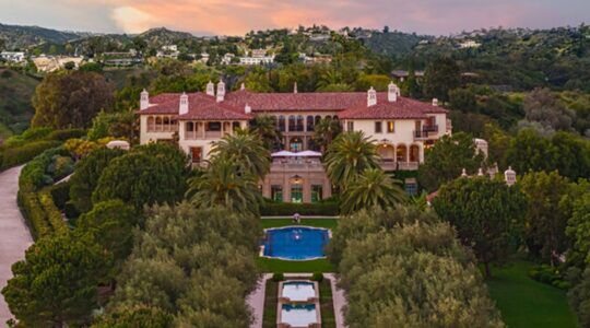 De achterzijde van de mansion in Los Angeles