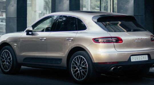 De achterzijde van een Porsche Macan