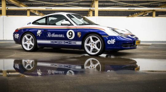 De zijkant van de Porsche Rothmans op Marktplaats