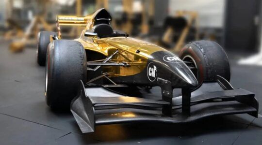 De gouden Formule 1-auto van Joel Beukers