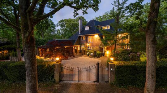 Oud-presentatrice Chazia Mourali wil &euro; 4,5 miljoen voor pas gekochte villa in Hilversum