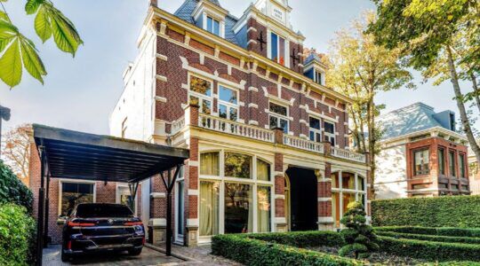 Nassim Zeta ex van Anna Nooshin, geeft opnieuw € 300.000 korting op zijn fabuleuze stadsvilla in Den Haag