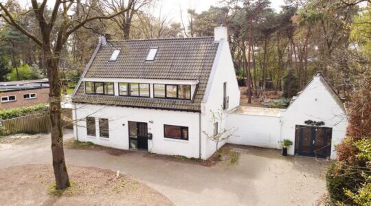 Comedian Steven Brunswijk wil na faillissement ruim &euro; 1,5 miljoen voor zijn vrijstaande woning in Tilburg