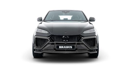 De Lamborghini Urus SE Brabus 900 van de voorzijde