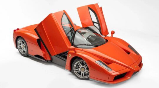 De Ferrari Enzo in Dino Rosso
