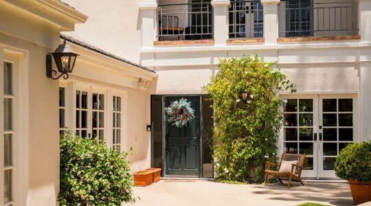 De voordeur bij de voormalige woning van Katy Perry in Beverly Hills