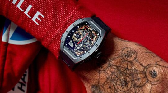RM 43-01 Manual Winding Tourbillon Split-Seconds Chronograph Ferrari om de pols van Lewis Hamilton