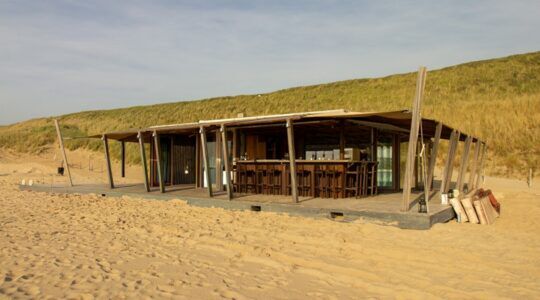 Eén van de strandtenten in Zandvoort