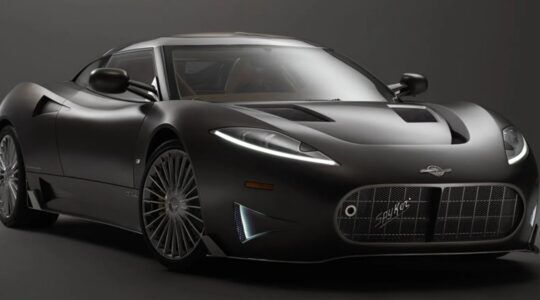De voorkant van de nieuwe Spyker C8 Preliator XXV