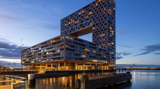 Het appartement in de Pontsteiger in Amsterdam