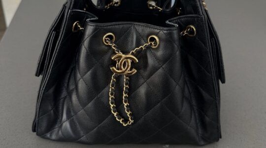 Steeds meer details onthuld uit huwelijk Taylor Swift en Travis Kelce: genodigde wint Chanel-tas van € 6.000