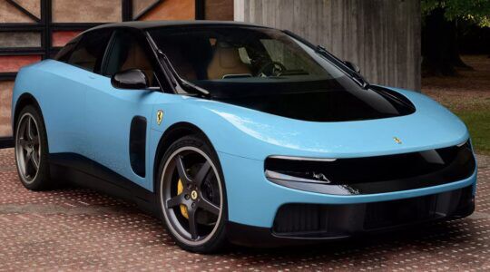 Omstreden en verafschuwde Ferrari Luce blijkt al na twee maanden volledig te zijn uitverkocht
