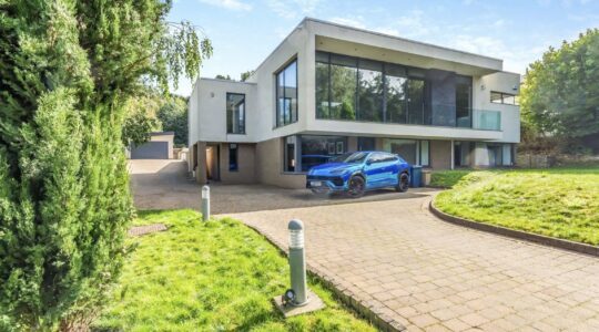 De villa van Spurs-speler James Maddison