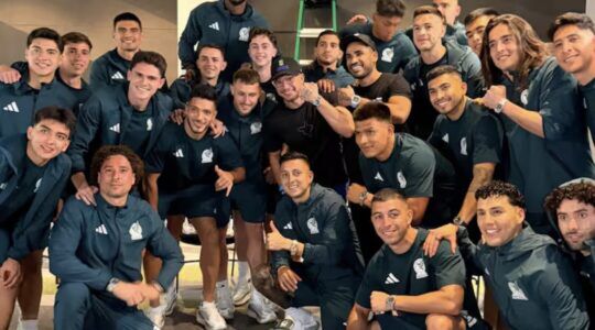 WK-selectie van Mexico krijgt Rolex van influencer, maar moet deze direct weer inleveren van de FIFA