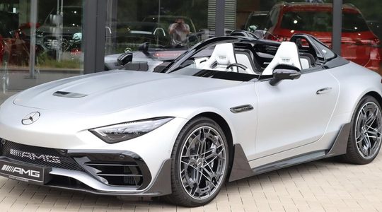 De voorkant van de Mercedes-AMG PureSpeed