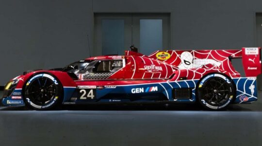 De nieuwe BMW Spider-Man-auto
