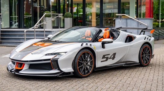 De unieke Ferrari SF90XX Spider
