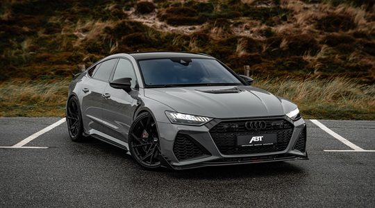 De voorzijde van de Audi RS7 ABT