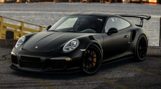 Nederlander (23) rijdt met Porsche 911 235 kilometer per uur op de Duitse snelweg en mag vervolgens een gigantische boete aftikken