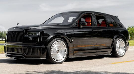 Man spendeert bijna € 150.000 aan het modificeren van zijn Rolls-Royce Cullinan, zet 'm te koop, maar raakt hem aan de straatstenen niet kwijt