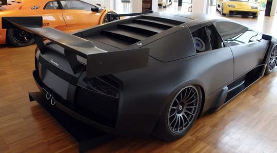 Het in 2003 onthulde prototype van Lamborghini
