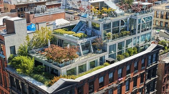 Franse voetballegende Thierry Henry wil maar liefst $ 25 miljoen voor zijn penthouse in SoHo