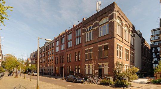 De buitenzijde van het penthouse in het Amsterdamse Oud-Zuid