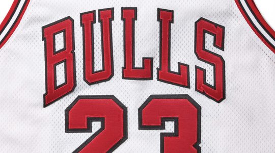 Het 'Last Dance'-shirt van Michael Jordan dat naar de veiling ging