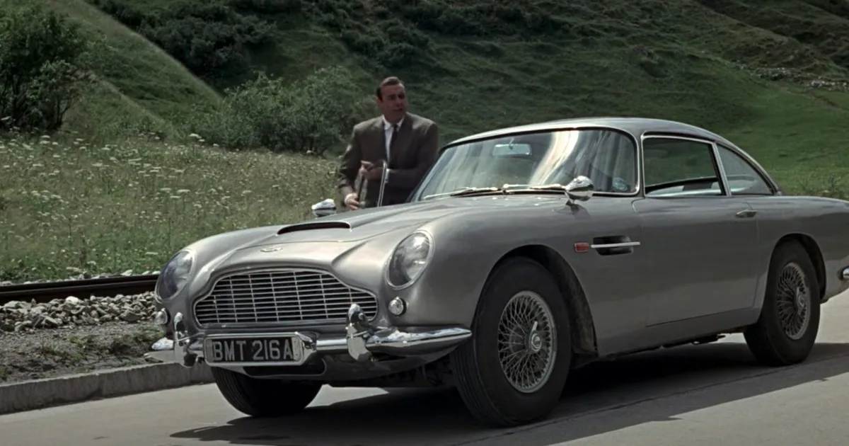 Gestolen Aston Martin DB5 uit James Bond Goldfinger na 25 jaar